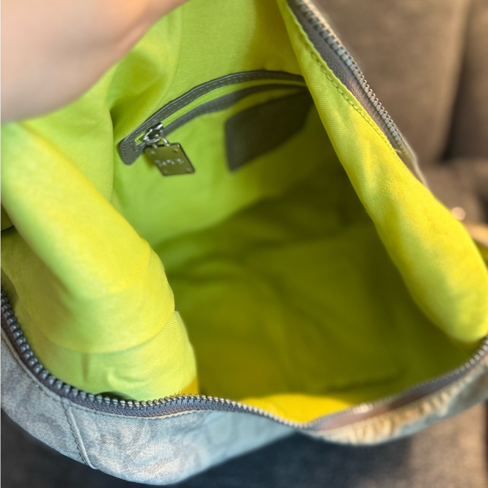 Tous Tan Shoulder Bag with Casual Design - Picture 4 of 7